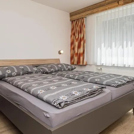 Haus Floralp דירה צרמט
